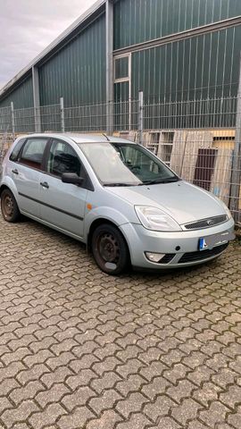 Ford Fiesta Ghia 1.6