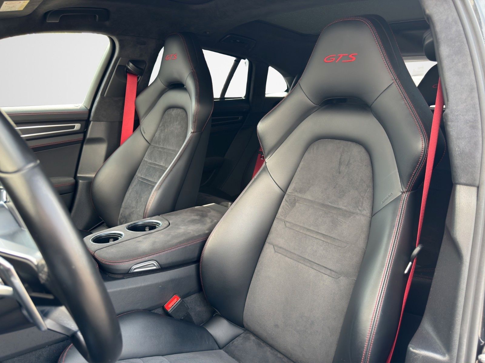 Fahrzeugabbildung Porsche PANAMERA SPORT TURISMO GTS BURM PANO STANDHEIZ