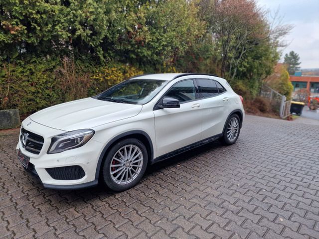 Mercedes-Benz GLA 220 CDI / d 4Matic AMG Line