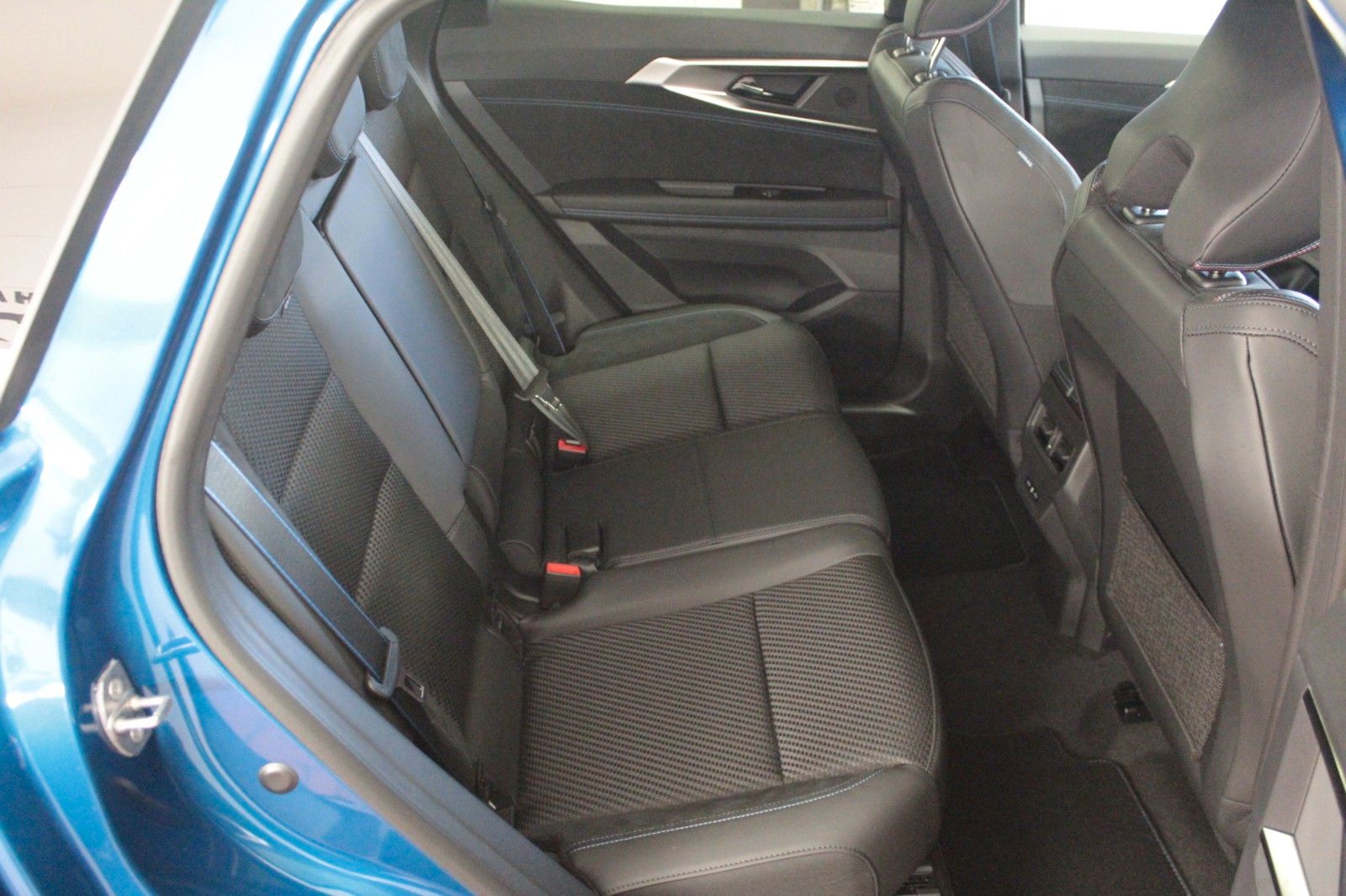 Fahrzeugabbildung Renault Austral Mild Hybrid 160 Esprit Alpine #15394