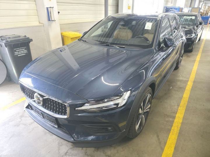 VOLVO V60 CC