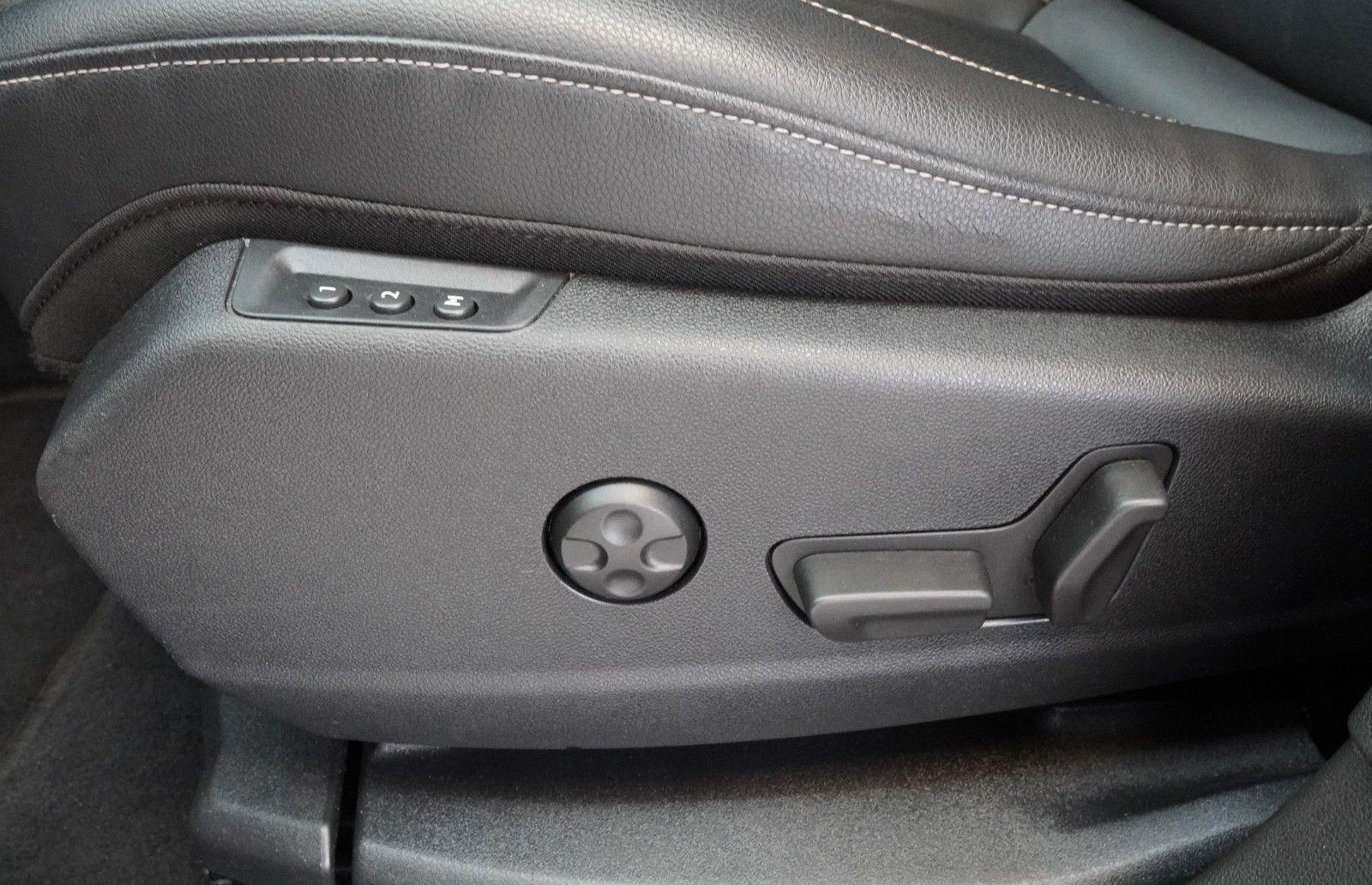 Fahrzeugabbildung Opel Grandland (X) Ultimate *MwSt*Navi*Autom.*Leder*
