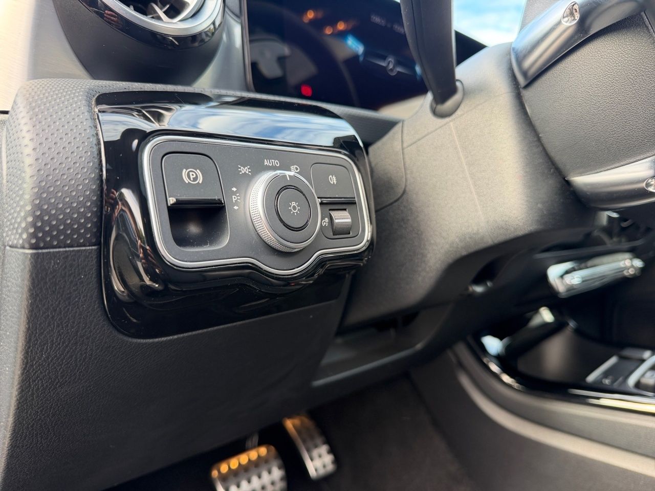 Fahrzeugabbildung Mercedes-Benz CLA 250 e SB AMG+NIGHT+PANO+STNDHZ+AMBIENTE+LED+