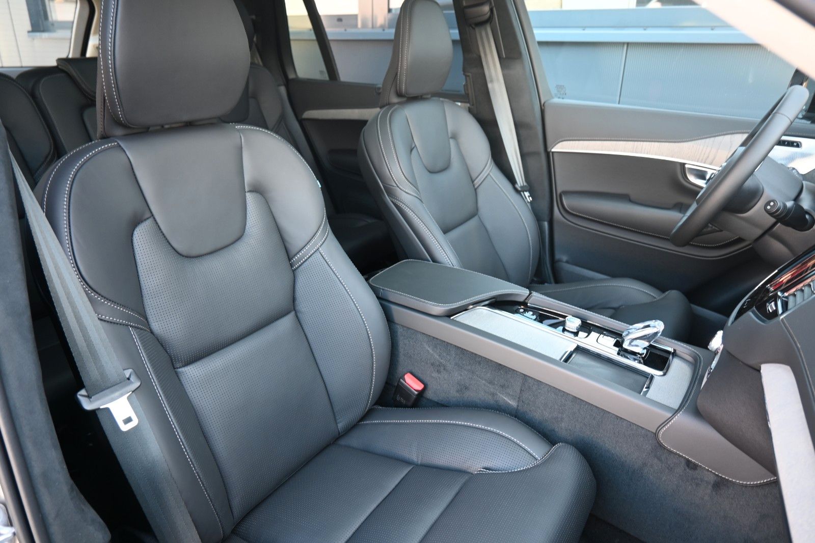 Fahrzeugabbildung Volvo XC90 Ultra Dark Recharge T8 B&W*LUFT*360*MASSAGE