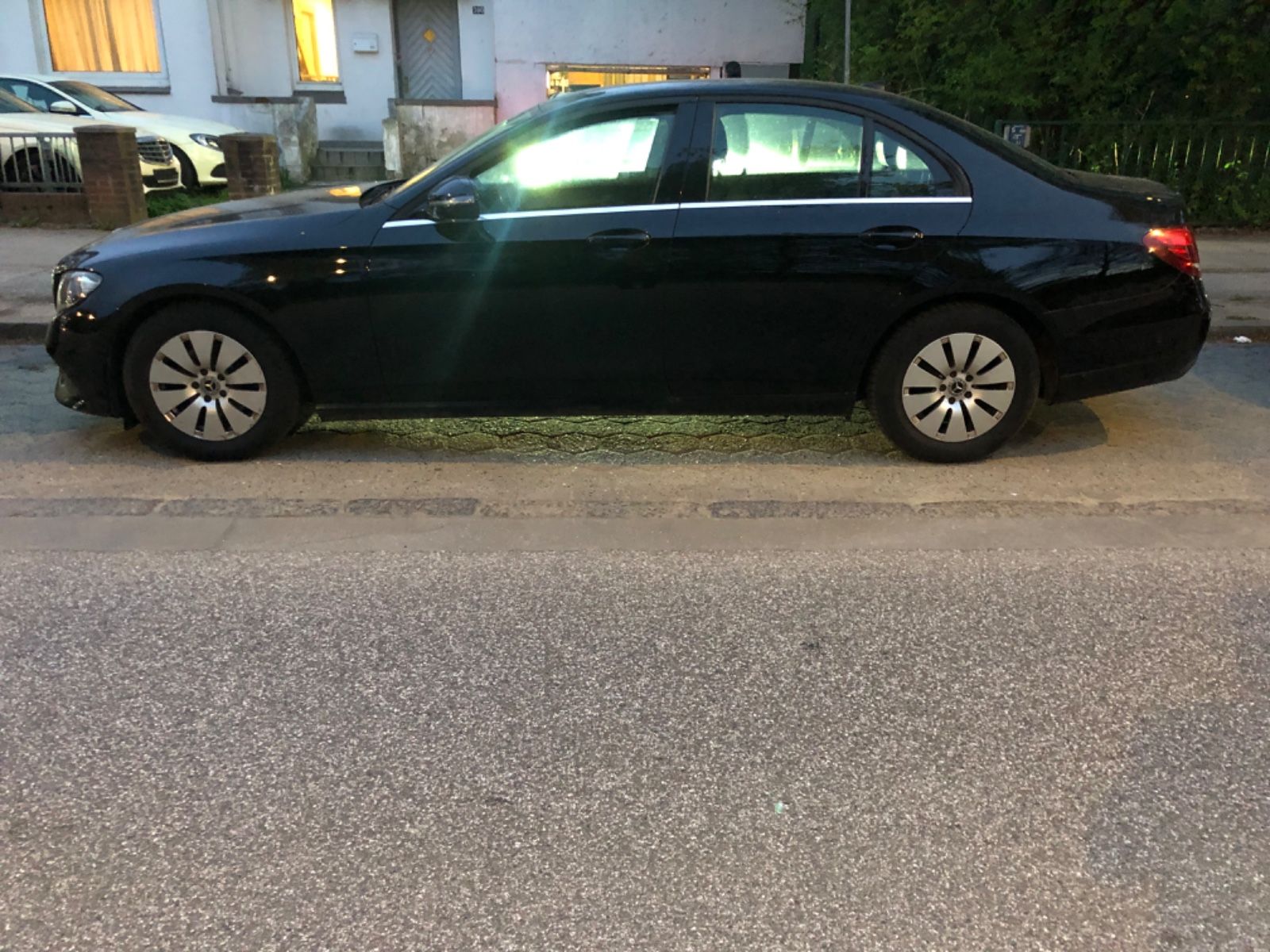 MERCEDES-BENZ E 200 d Autom. -