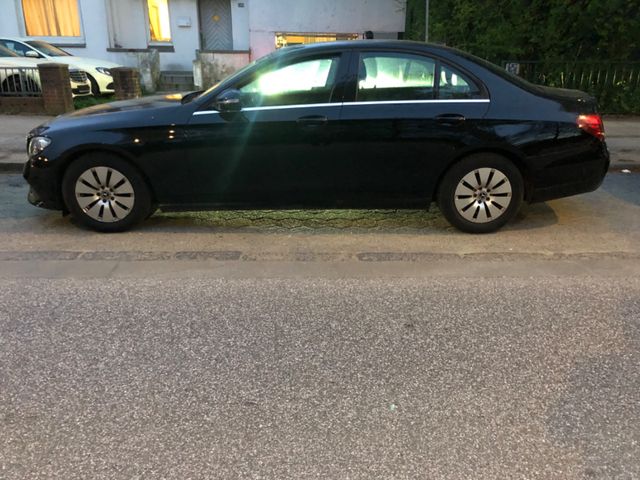 MERCEDES-BENZ E 200 d Autom. -