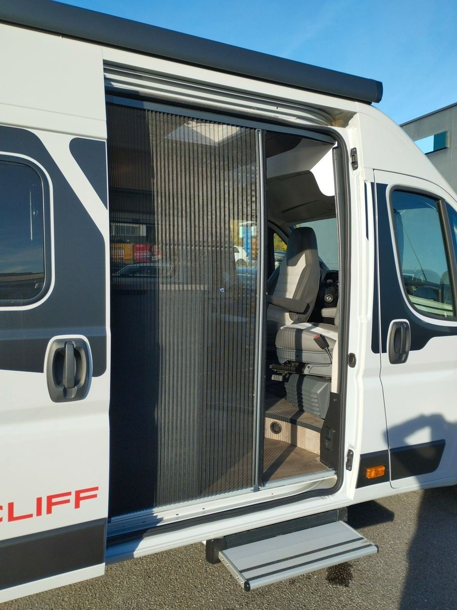 Fahrzeugabbildung Sunlight Adventure Cliff 640 Automatik, Dörr Edition, LTE