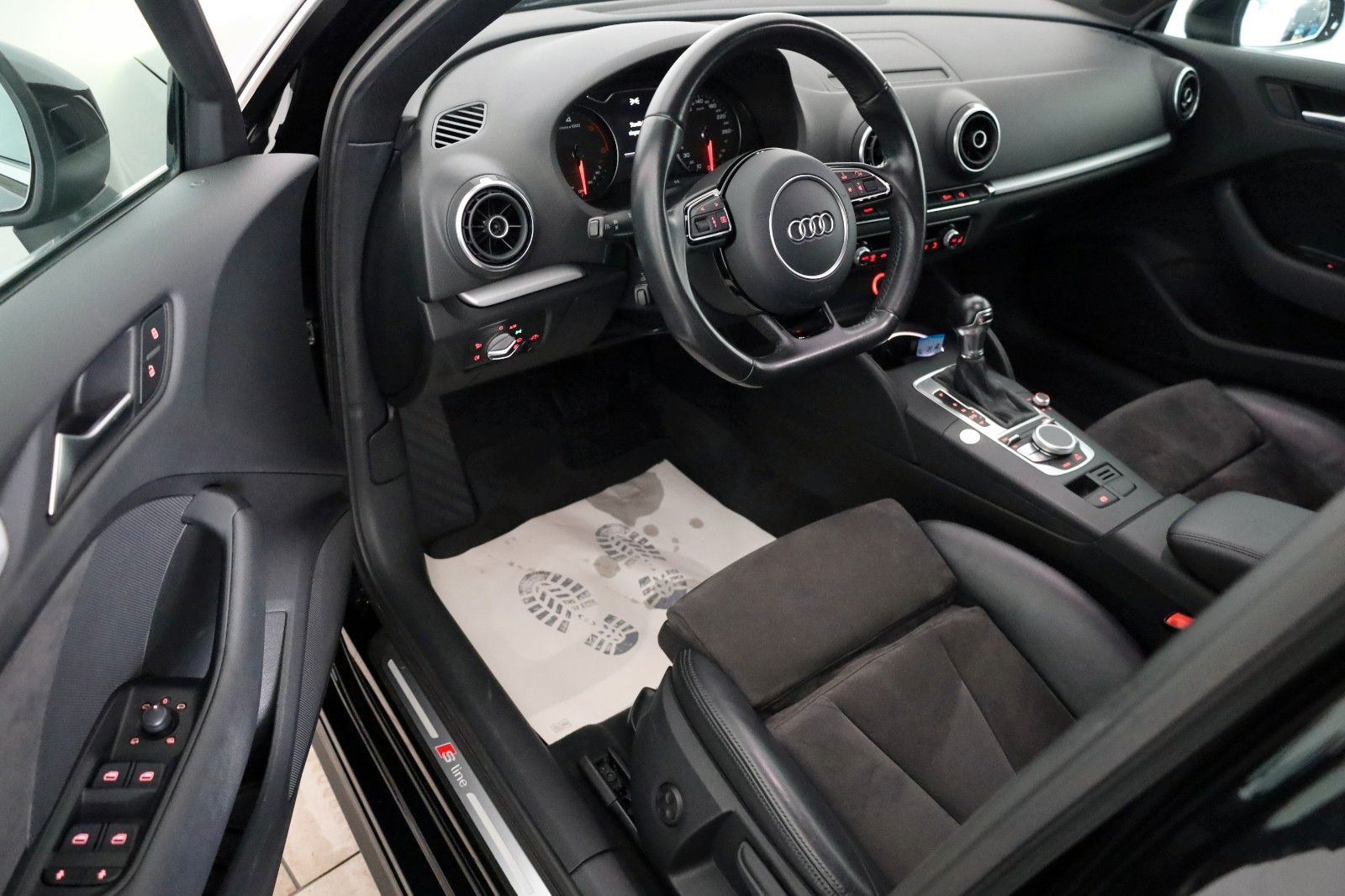 Fahrzeugabbildung Audi A3 Sportback S Line T.Leder,Navi,LED,ACC,SH,+WR