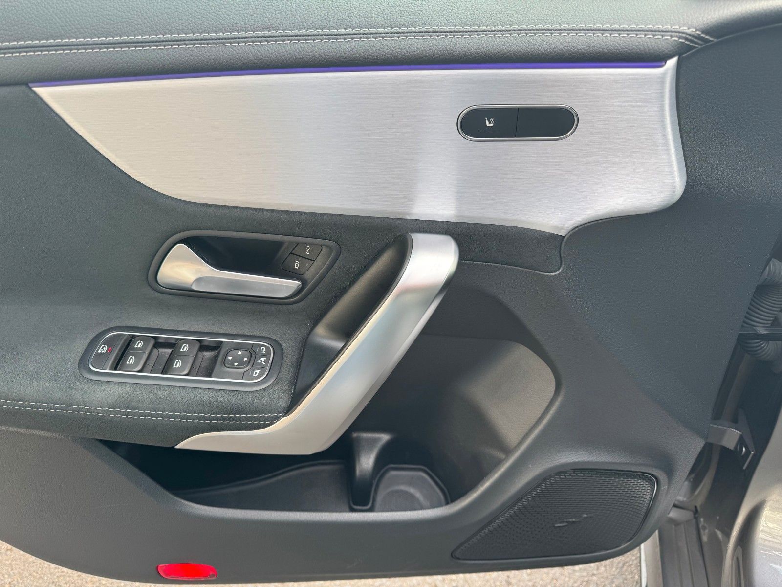 Fahrzeugabbildung Mercedes-Benz CLA 200d SB Edition+AMG+AHK+MultiBeam+Ambiente