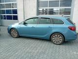 Opel Astra J Sports Tourer Sport - Opel Astra aus 2010: Kombi