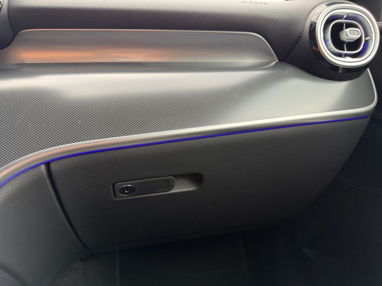 Fahrzeugabbildung Mercedes-Benz GLC 300 de 4M EDITION+AHK+HEADUP+360+MEMOR+DISTR