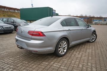 Volkswagen Passat - 7