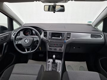 Volkswagen Golf - 11