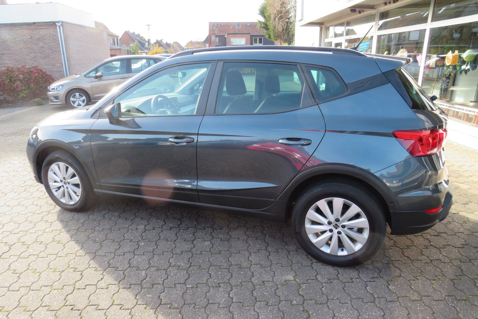 Fahrzeugabbildung SEAT Arona Style DSG GRA KAMERA SITZH. PDC APP-CON 1H