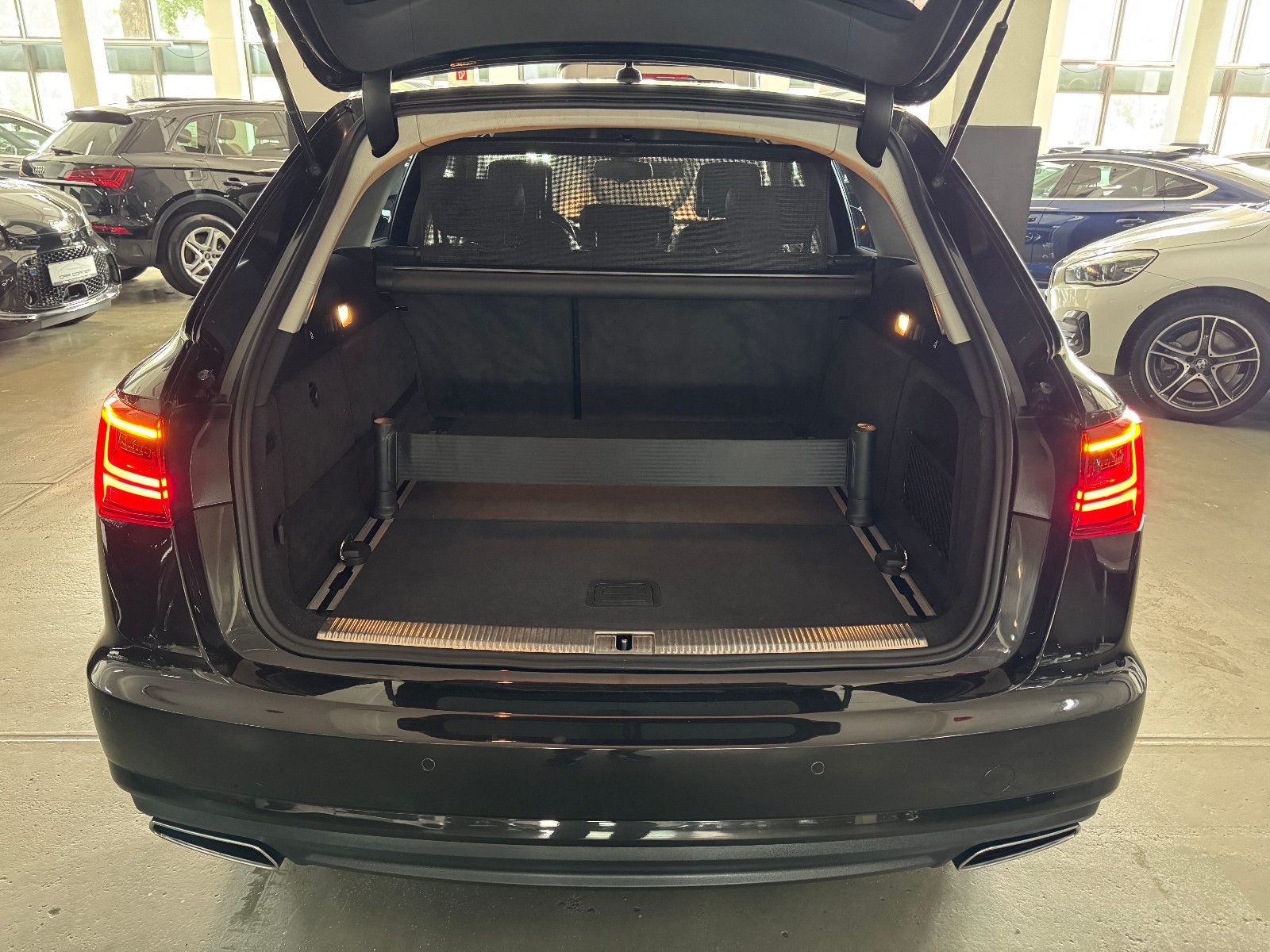 Fahrzeugabbildung Audi A6 3.0 TDI QUATTRO SPORT MOTORSOUND NAVI ACC LED