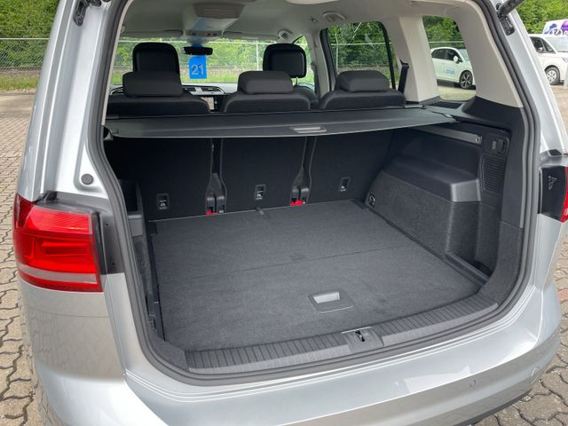 Touran Highline TSi DSG Navi Matrix Kamera