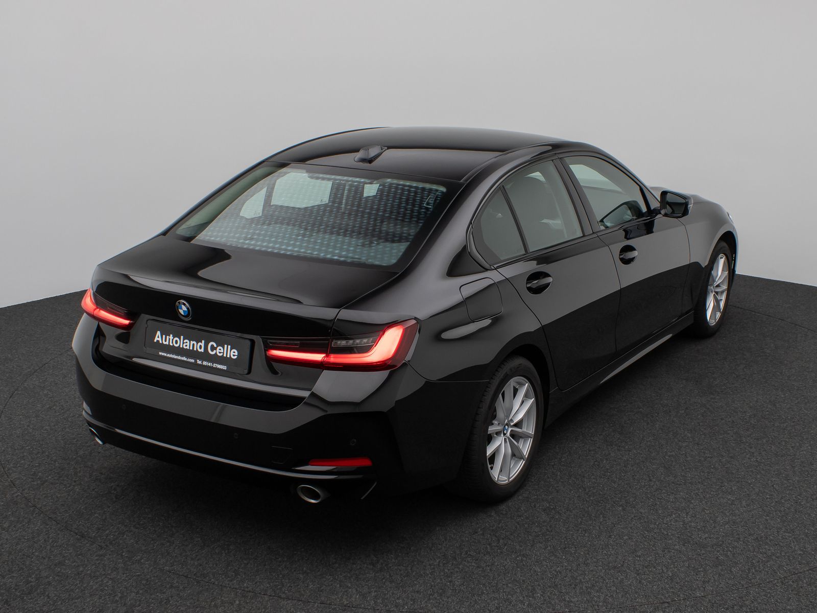 Fahrzeugabbildung BMW 318i DAB PDC Widscreen Geschwindigkeitsreg LED