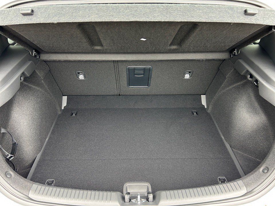Fahrzeugabbildung Hyundai i30 MY25 1.5T 48V 7DCT ADVANTAGE NAV+LED+KAMERA+