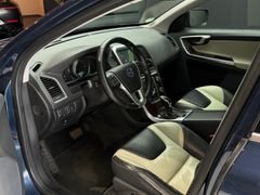 VOLVO XC60 Summum AWD*PANO*LEDER*CAM*LED*NAVI*ACC*MEMO