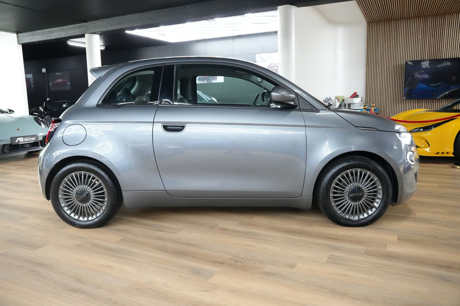Fahrzeugabbildung Fiat 500 Icon *42 Kwh*Rückfahrkamera*Navigation*Klima