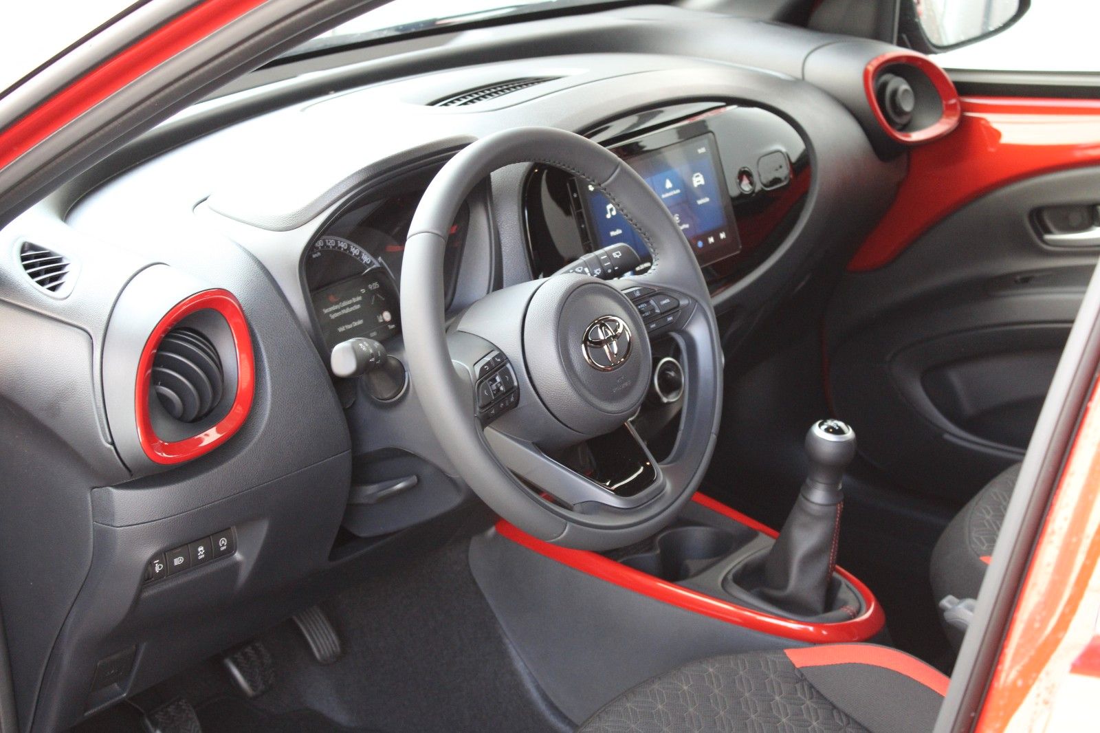 Fahrzeugabbildung Toyota Aygo X Teamplayer