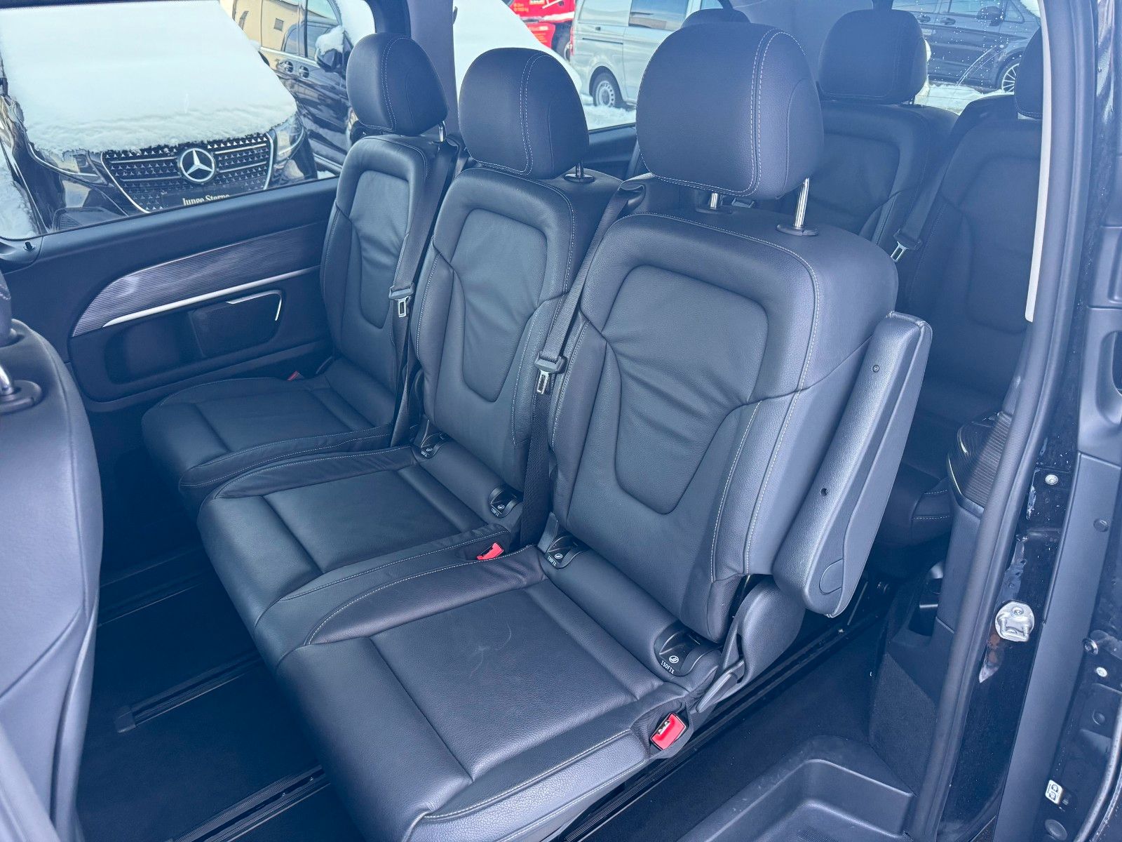 Fahrzeugabbildung Mercedes-Benz V 300 d 4MATIC AVA ED Extral Stdheiz 360Kam AHK