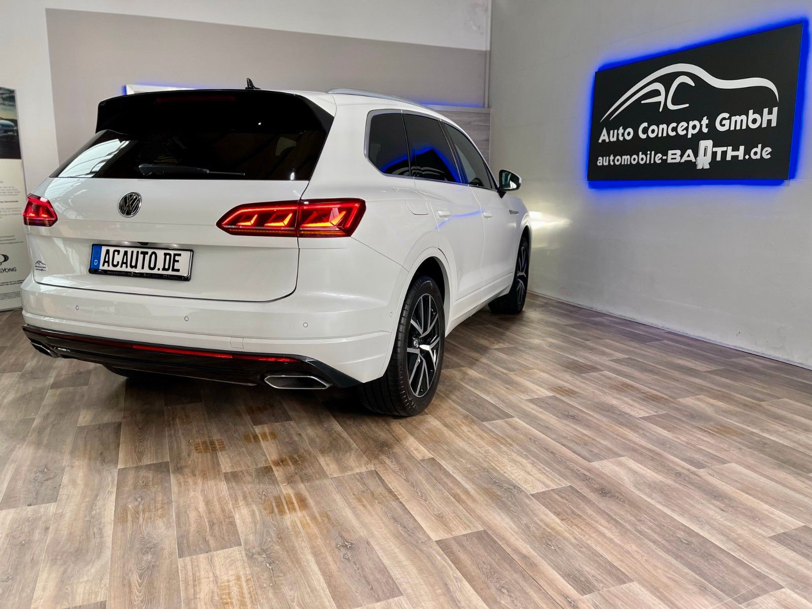 Fahrzeugabbildung Volkswagen Touareg 3.0TDI V6 R-Line 4M*Vision*IQ-Light*Ambi