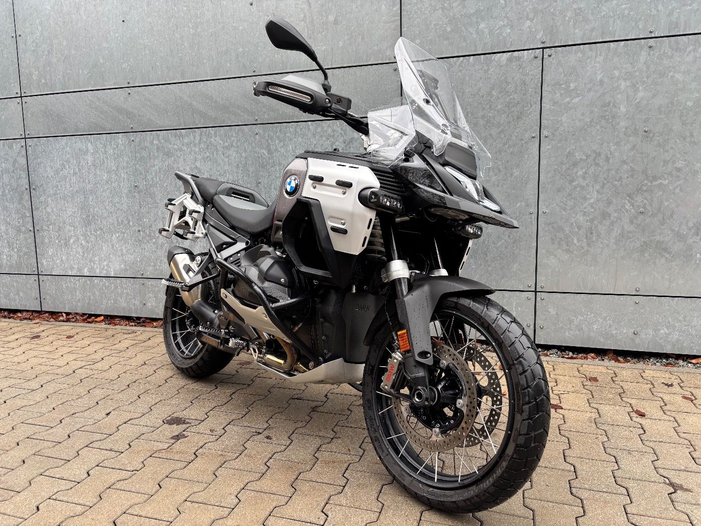 Fahrzeugabbildung BMW R 1300 GS Adventure Triple Black ASA 3 Pakete Fa