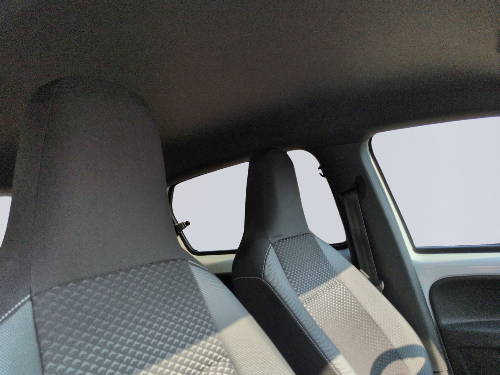 up! 1.0 Active MAPS&MORE+SHZ+LANE-ASSIST+KLIMA