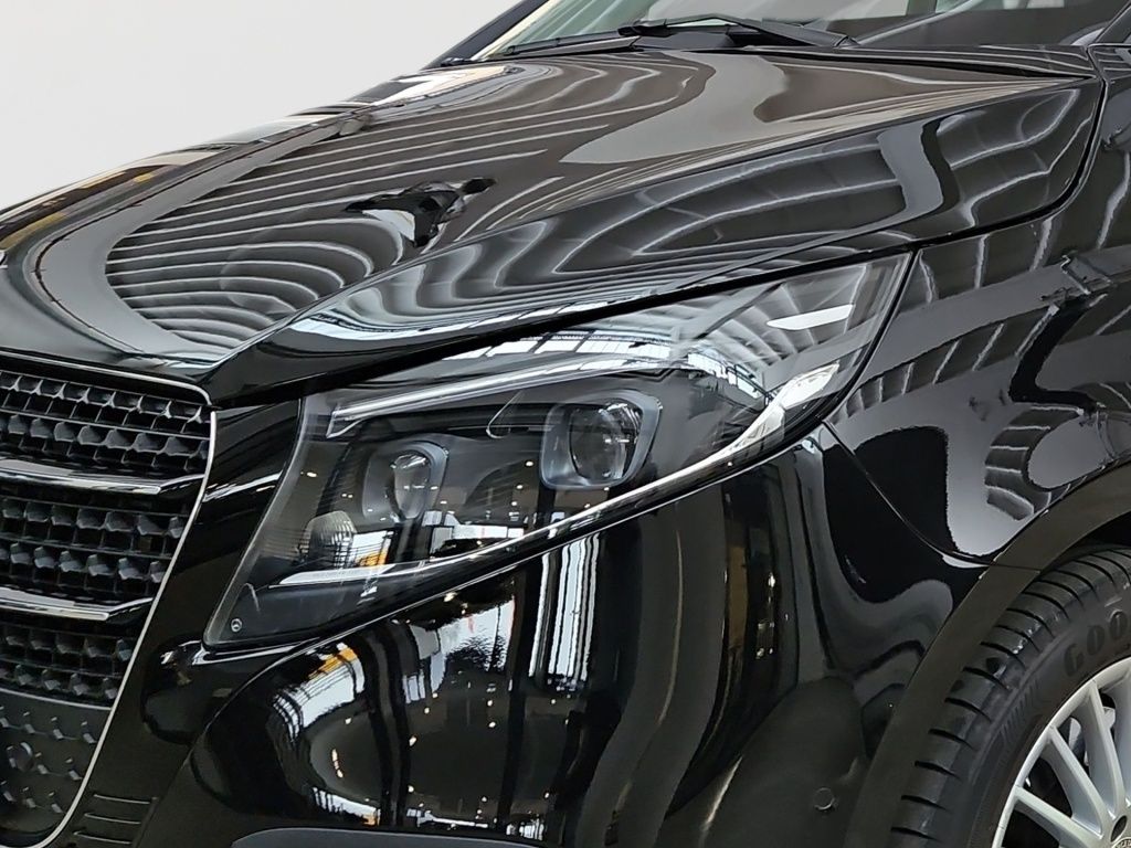 Fahrzeugabbildung Mercedes-Benz V 220 d STYLE Lang 7 Sitze 2,5tAHK BURMESTER LED