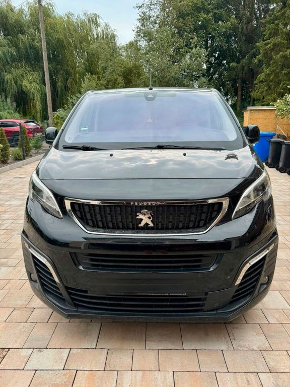 Image of Peugeot Traveller