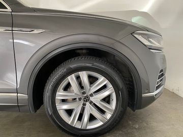 Volkswagen Touareg - 4