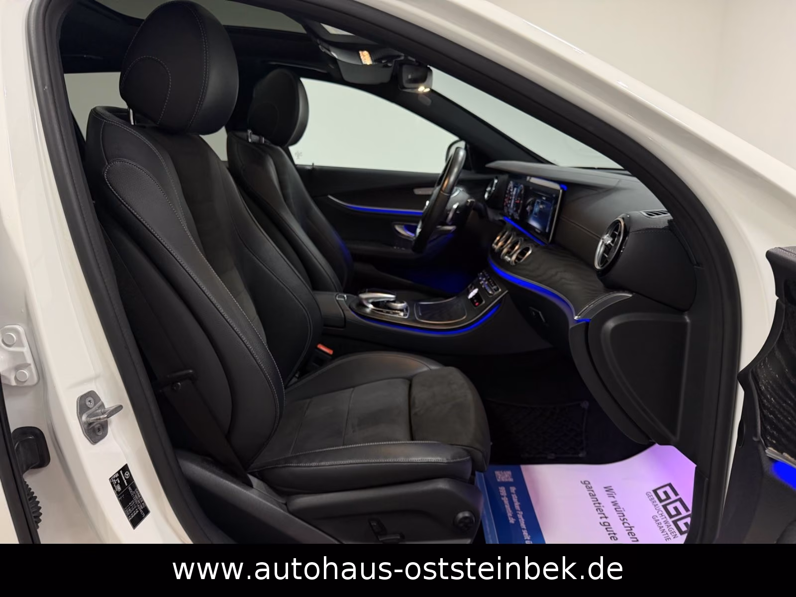 Mercedes-Benz E 220 d T 4MATIC/AMG-LINE/NIGHT/PANO/WIDESC/LED/