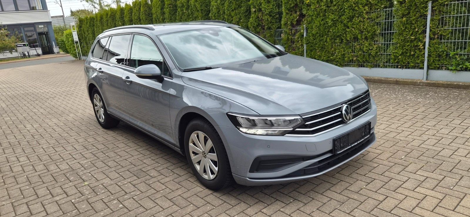 Volkswagen Passat Variant - 1