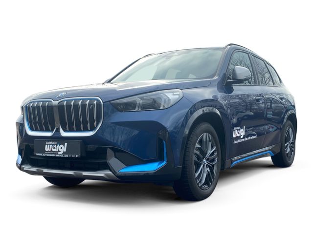 BMW iX1 xDrive30 xLine +Park Assistent+Head Up+LED