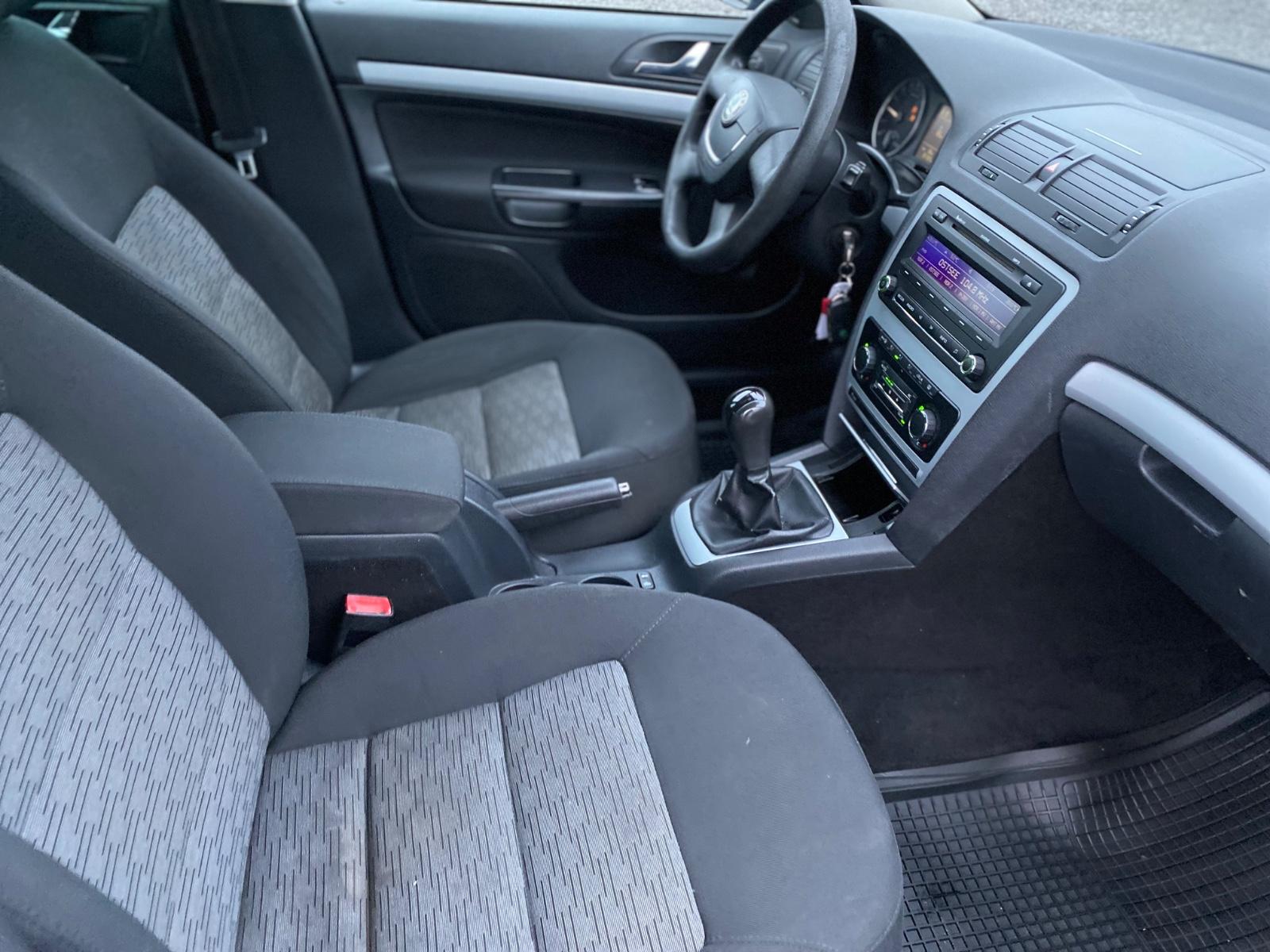 Skoda Octavia 2010 — photo 13