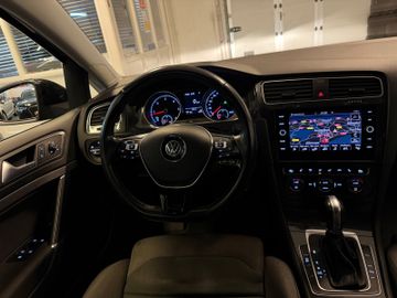 Volkswagen Golf - 4