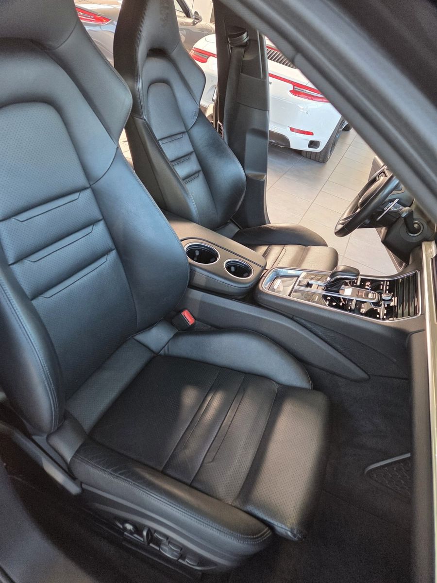 Fahrzeugabbildung Porsche Panamera 4 E-Hybrid Platinum Edition/VOLL