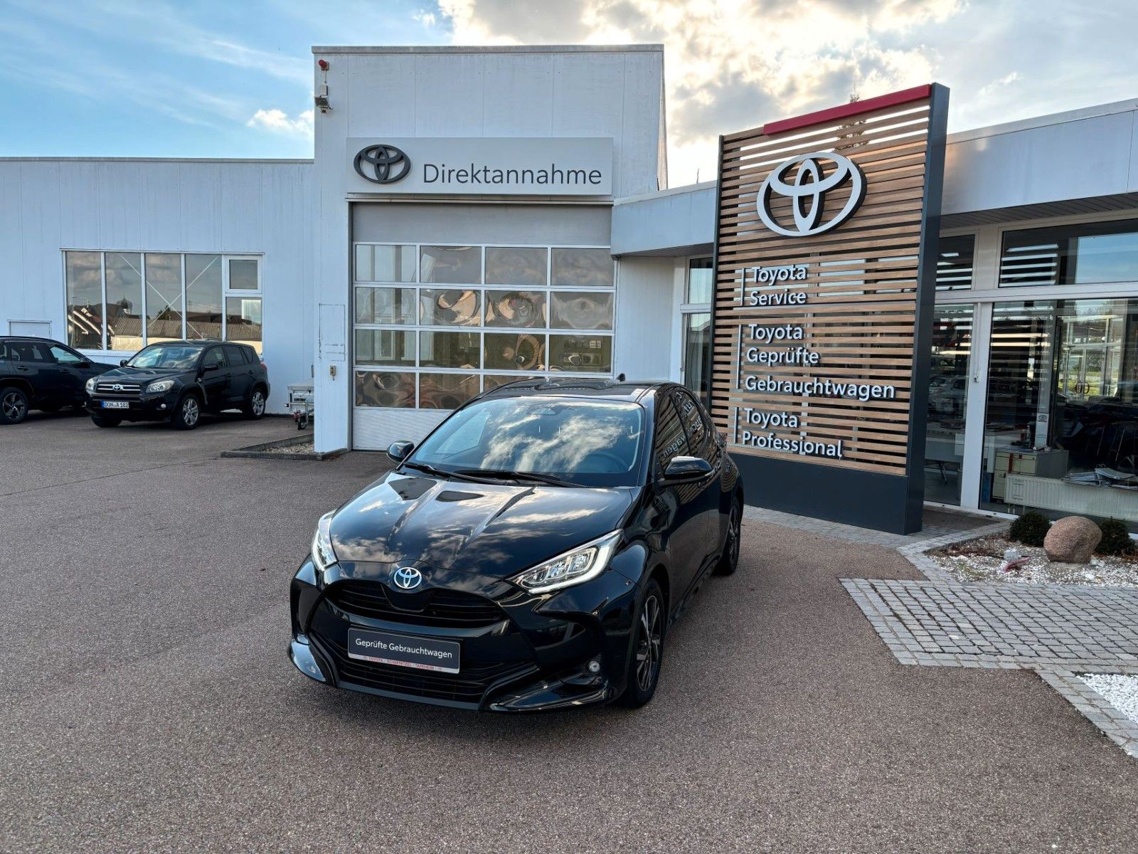 Toyota Yaris Team D 1.5-l-VVT-i Hybrid *Comfort-Paket* imagem 3
