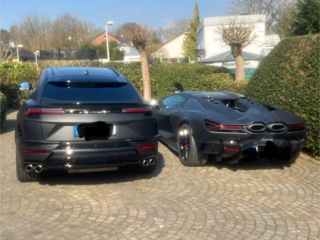 Lamborghini Revuelto