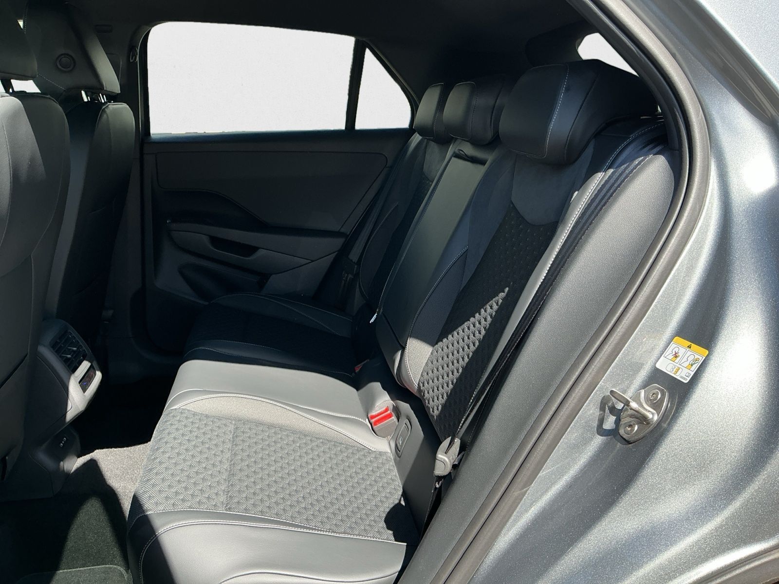 Volkswagen T-Roc - Bild 13