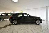 BMW 120i Advantage SHZ PDC Navi Tempomat Klima LED - BMW 1er Reihe: Kleinwagen