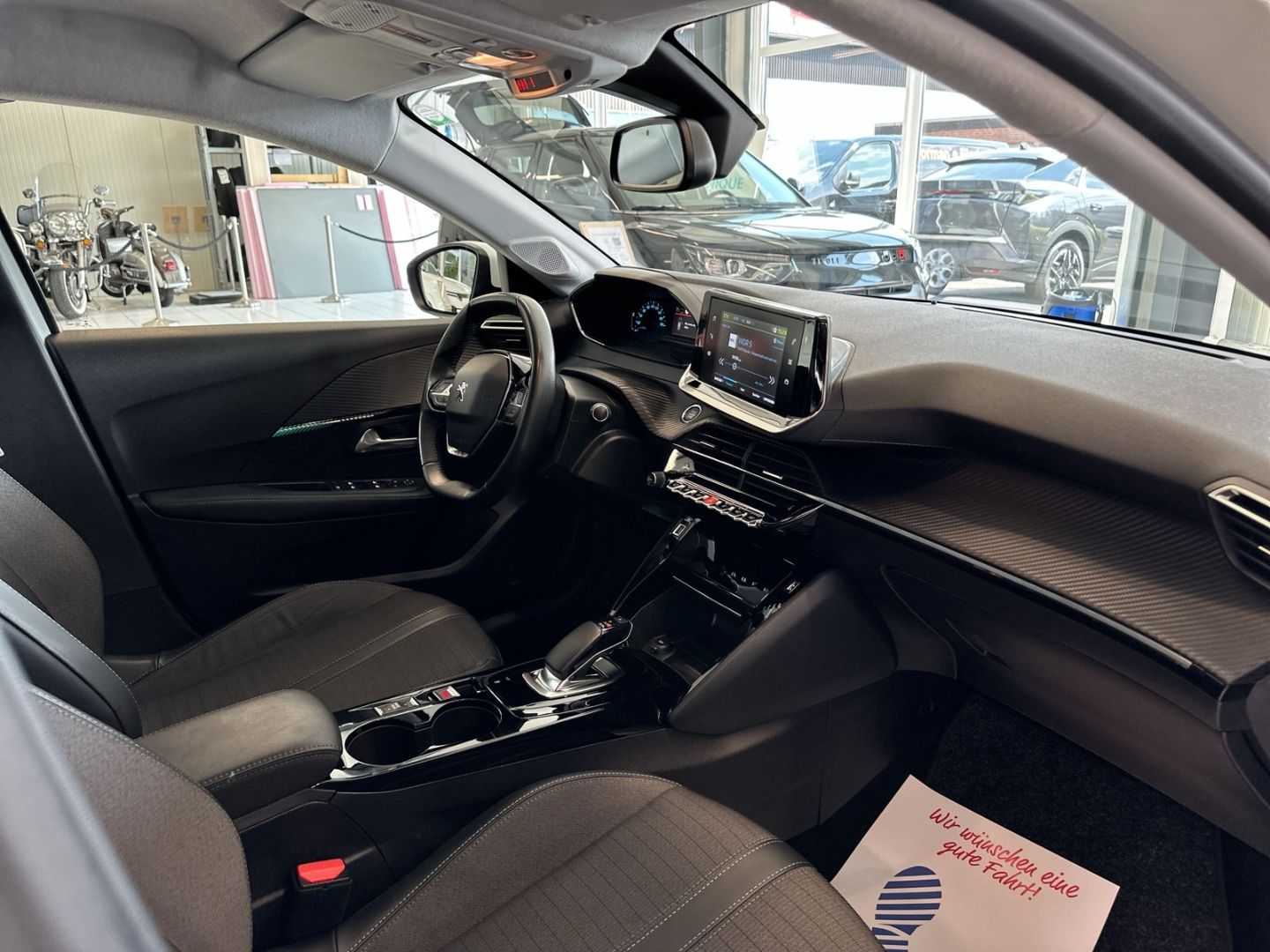 Fahrzeugabbildung Peugeot 208 e- Allure Elektromotor 136 LED CarPlay SHZ