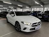 Mercedes-Benz A 220 Limousine 4M Style AHK+360°+High LED+Sound - silberne Mercedes-Benz A 220