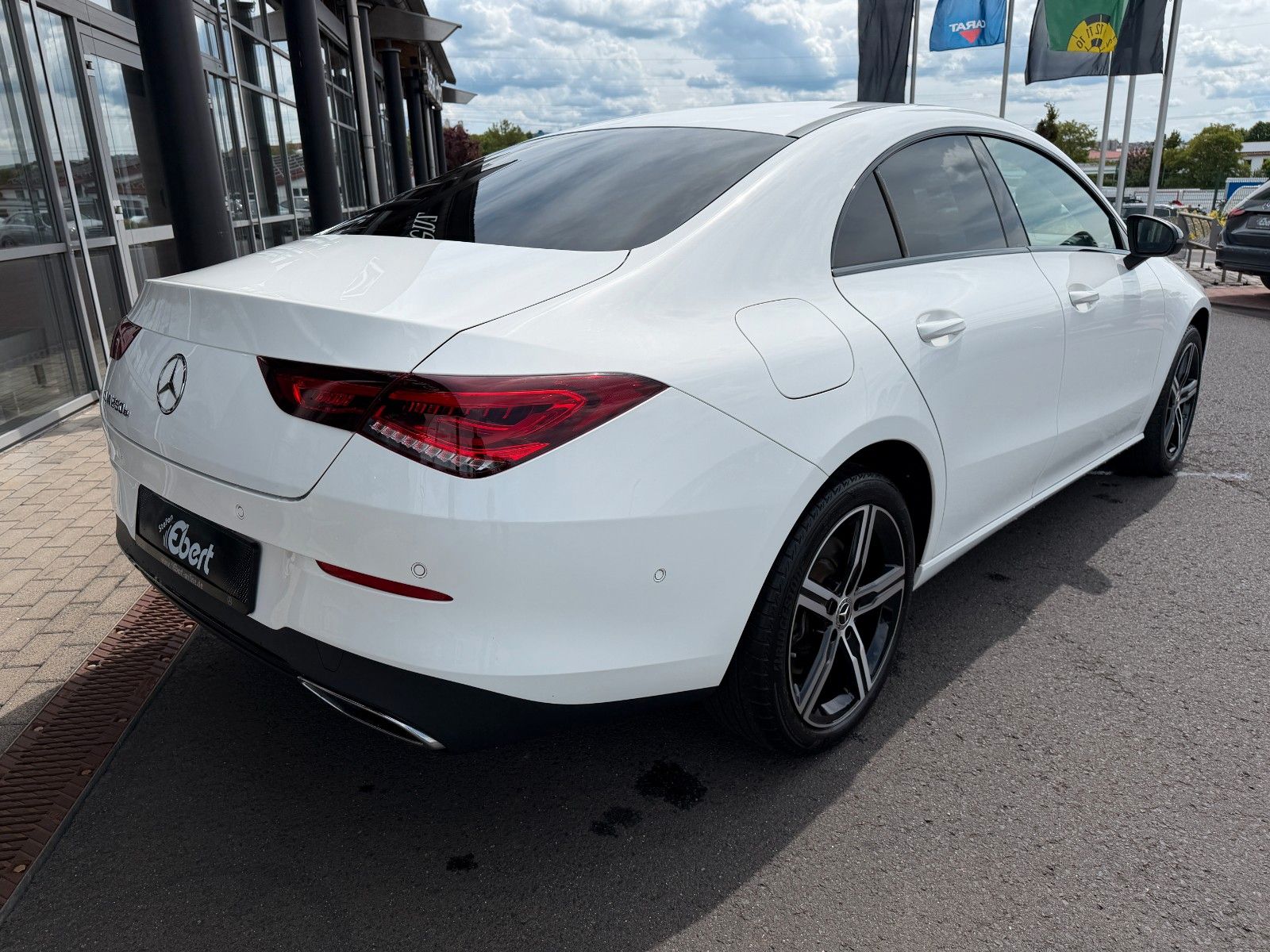 Fahrzeugabbildung Mercedes-Benz CLA 250 e Progressive Night+Distr+R-Kamera+Ambie