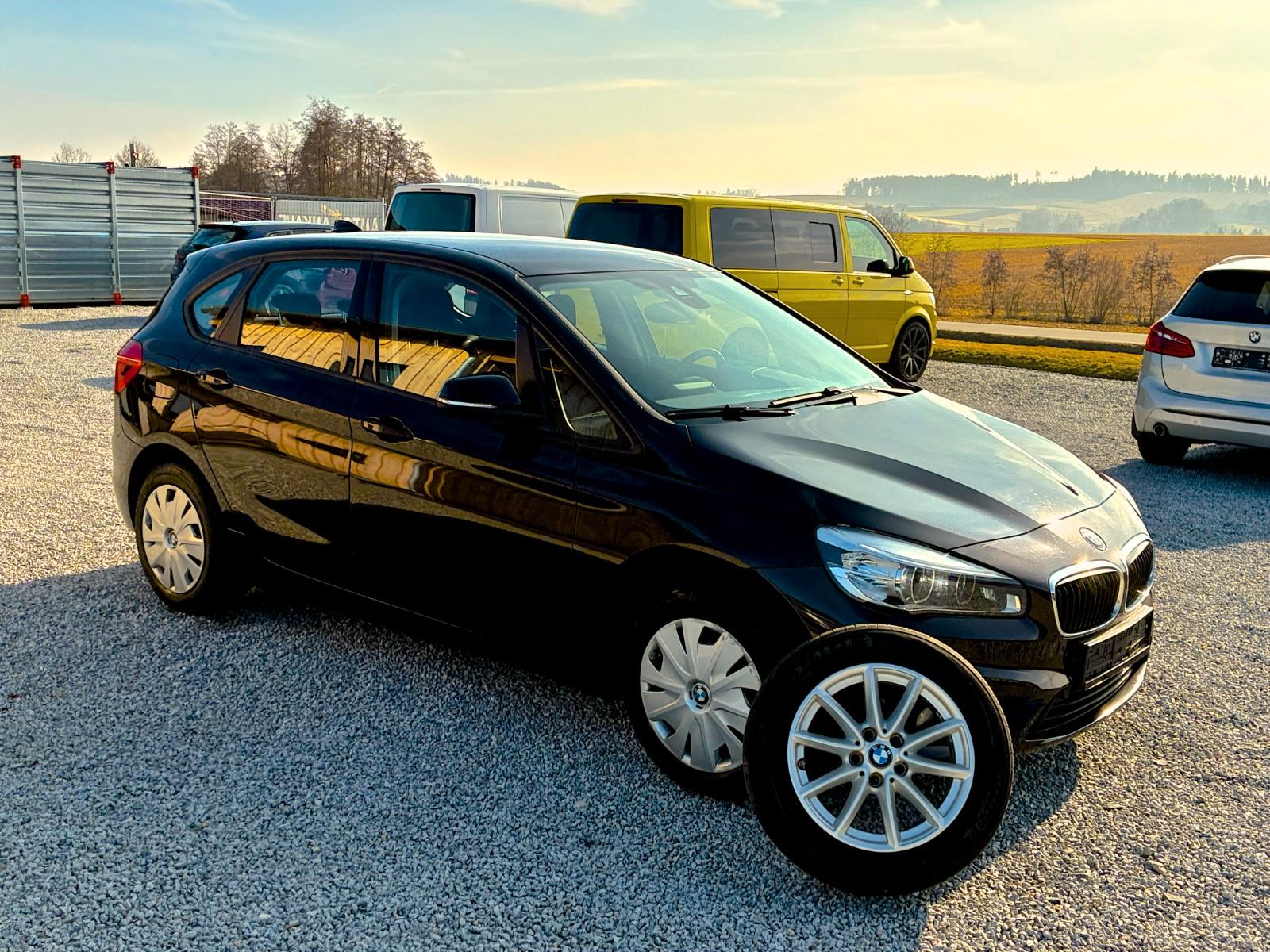 BMW 218i Active Tourer Automatik AHK LED