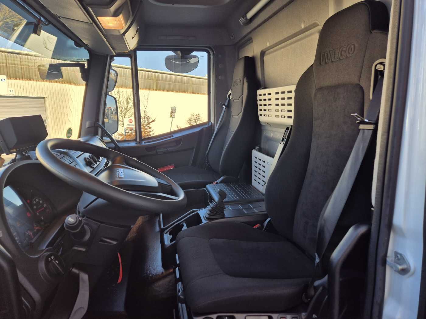 Fahrzeugabbildung Iveco Eurocargo ML160E28/P LBW Bär Schiebeplane AHK