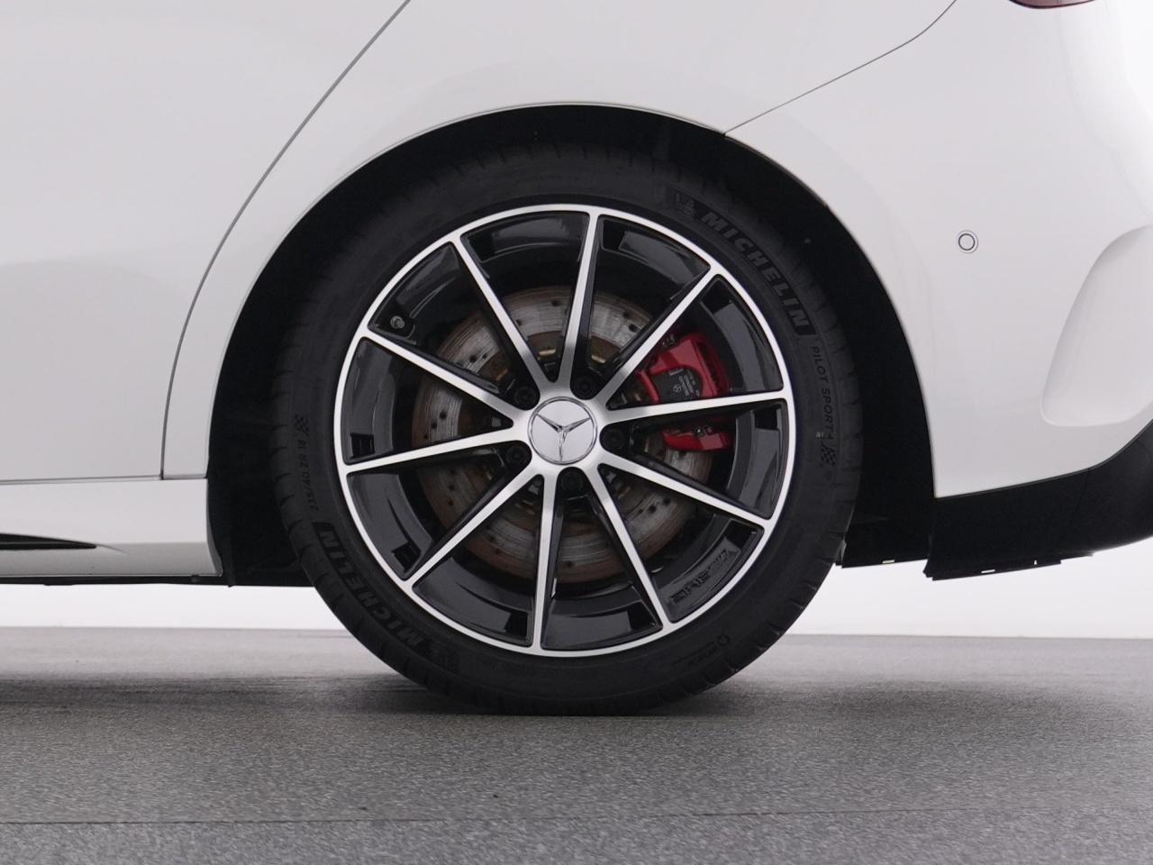 Mercedes-Benz A 35 AMG 4M Pano+Burm+MBeam+NightP+KeylG+Mem+RFK