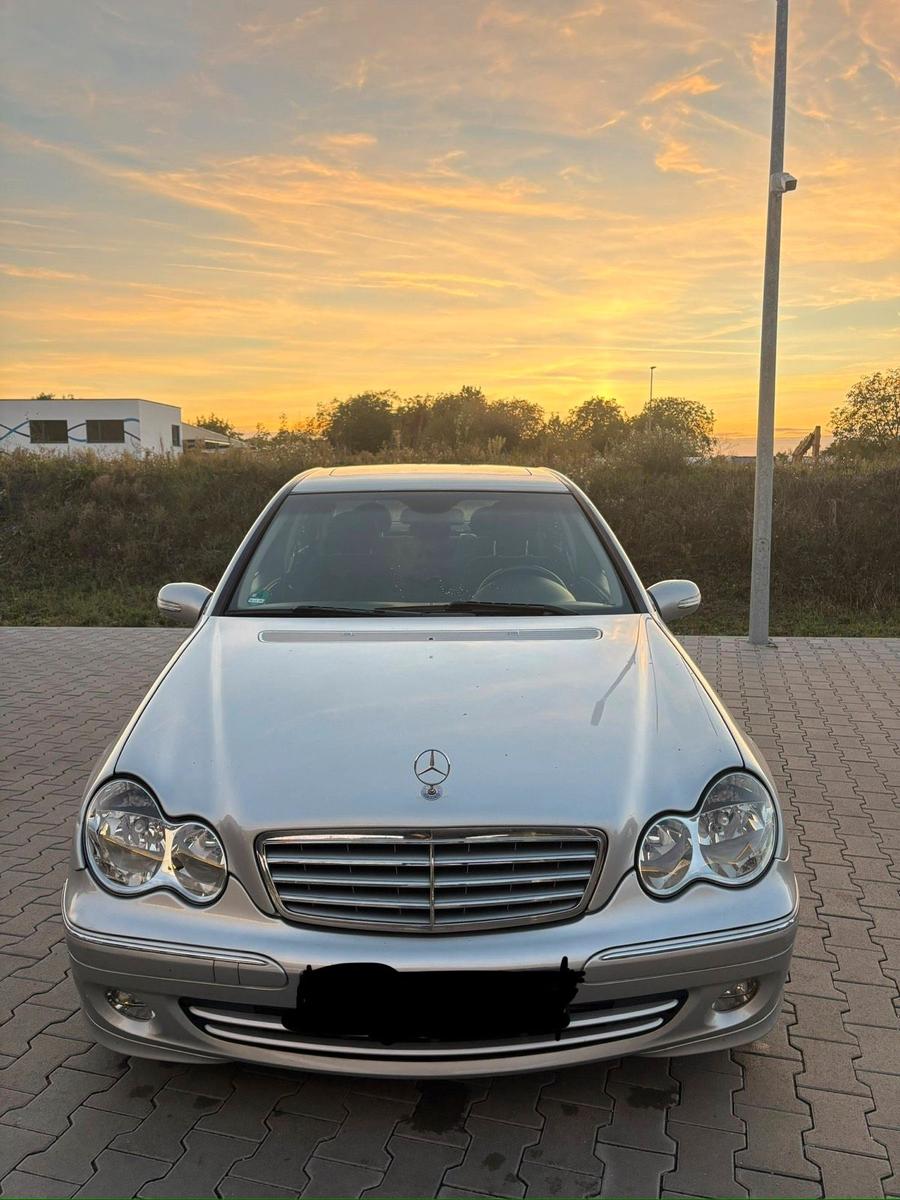 Mercedes-Benz C 220