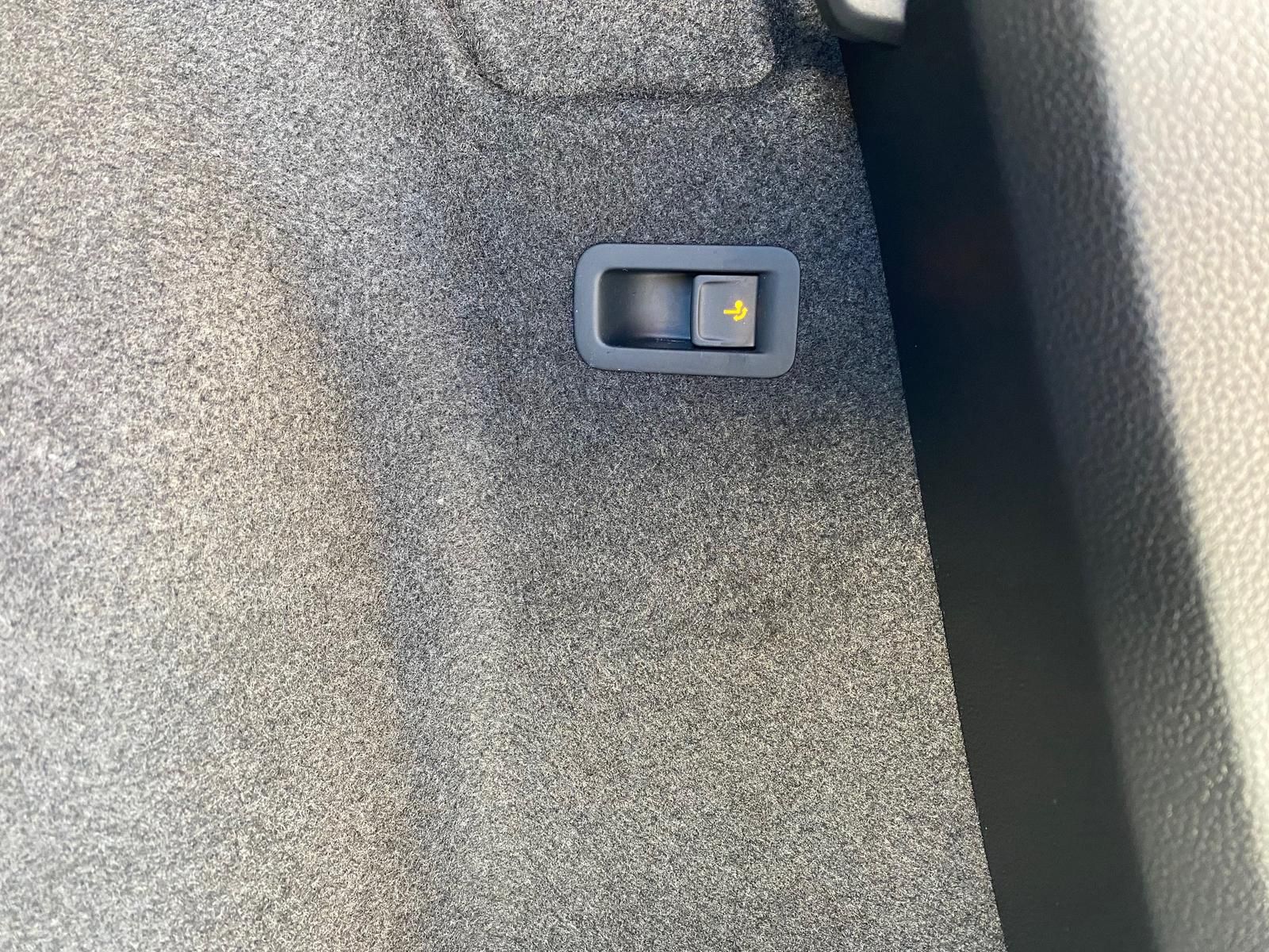 Fahrzeugabbildung SEAT Ateca 1.5 TSI FR APP+ACC+RFK+AHK+NAVI+SITZHEIZ